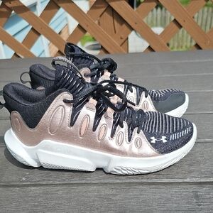 Under Armour Womens Flow Breakthru 4 Training Shoe Size 8.5 Womens